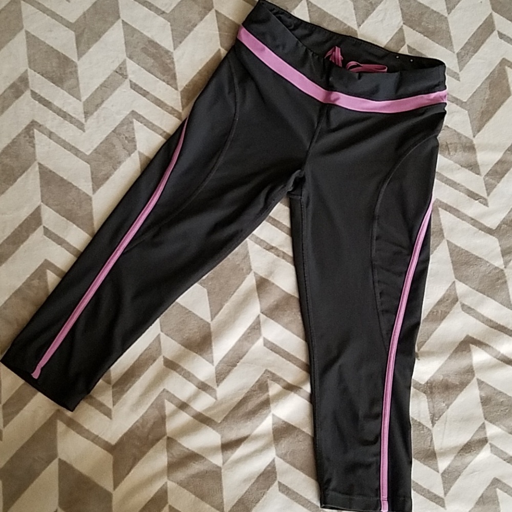 Xersion Fitted Workout Capri Pants Black & Pink Drawstring Waist Medium